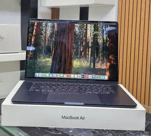 New Laptop Apple MacBook Air 2025 M4 15-Inch 16GB Apple M4 SSD 256GB