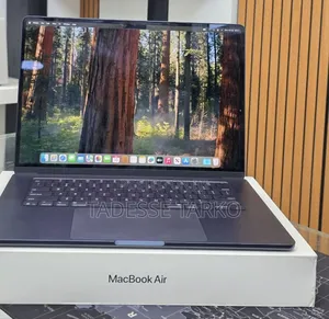 New Laptop Apple MacBook Air 2025 M4 15-Inch 16GB Apple M4 SSD 256GB