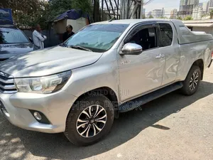 Toyota Hilux 2019 Silver