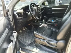 Toyota Hilux 2019 Silver