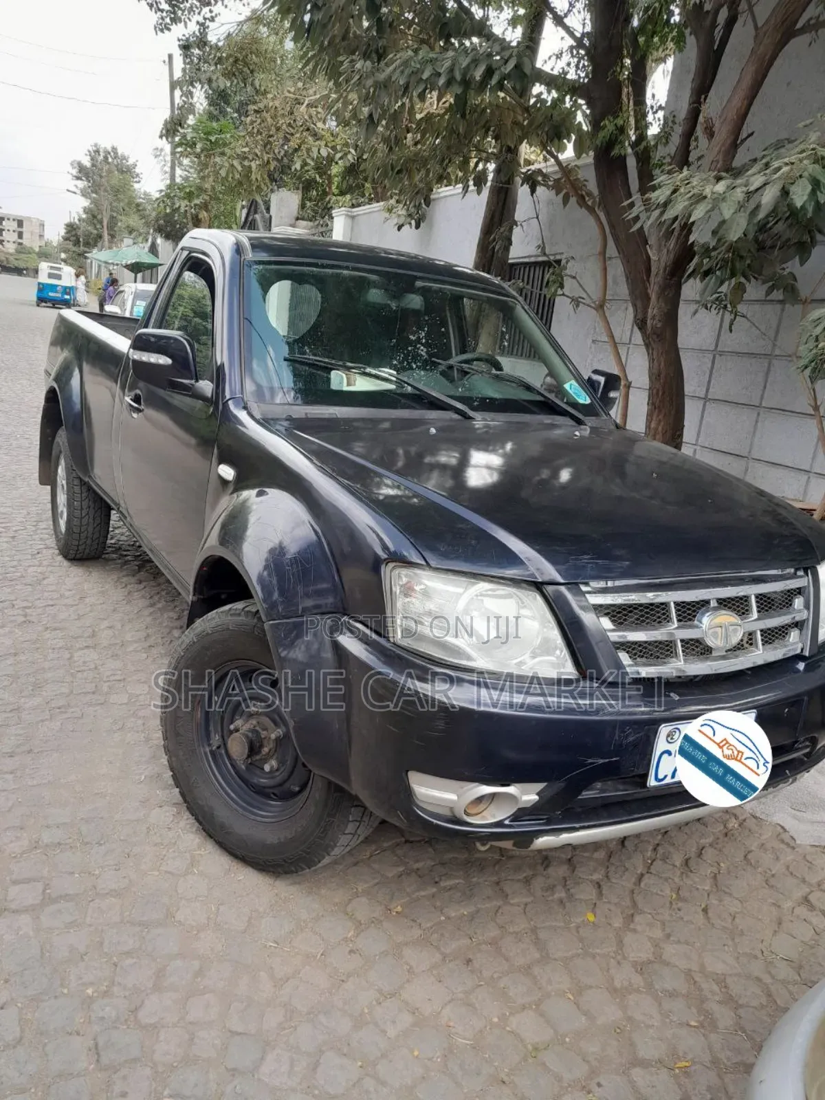 Tata Xenon 2014 Black