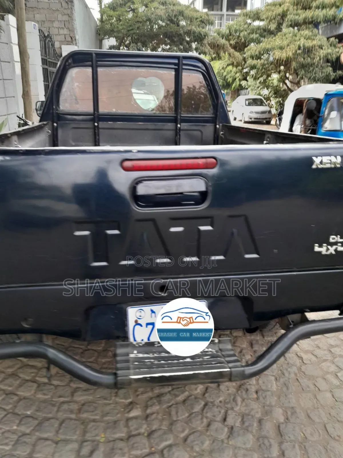 Tata Xenon 2014 Black