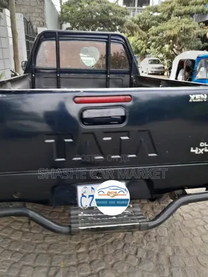 Tata Xenon 2014 Black