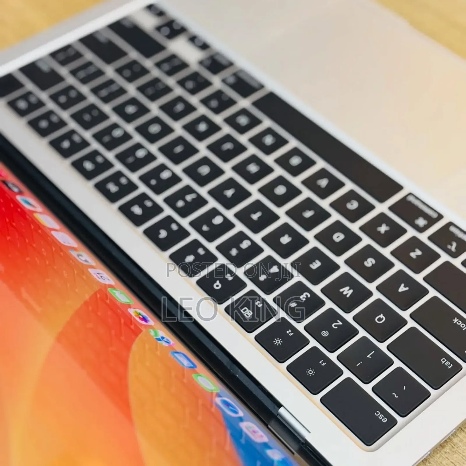 New Laptop Apple MacBook Air 2025 M4 13-Inch 16GB Apple M4 SSD 256GB