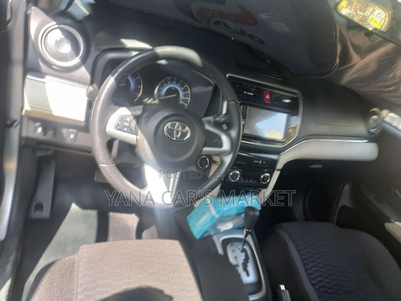 Toyota Rush 2022 Silver