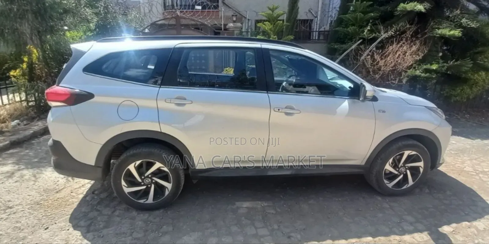 Toyota Rush 2022 Silver