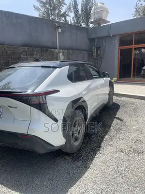 Toyota bZ4X 71.4 kWh AWD 2022 White