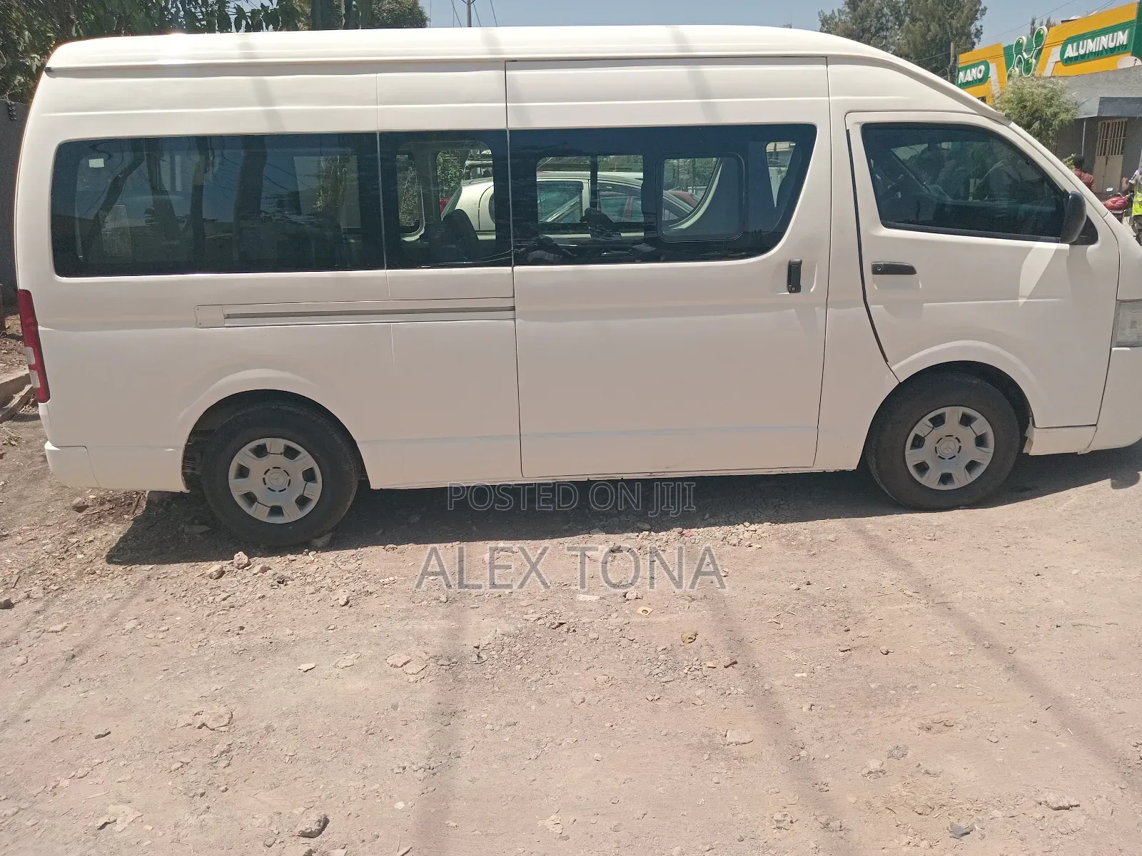 Toyota HiAce 2012 White