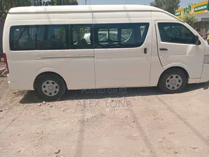 Toyota HiAce 2012 White