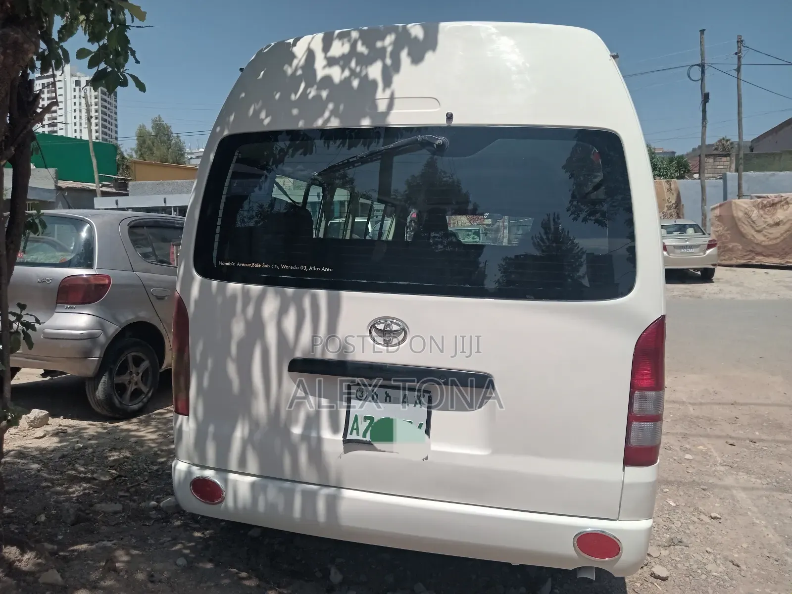 Toyota HiAce 2012 White