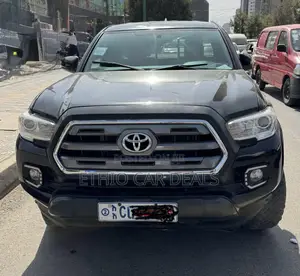 Toyota Tacoma 2017 Black