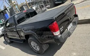 Toyota Tacoma 2017 Black