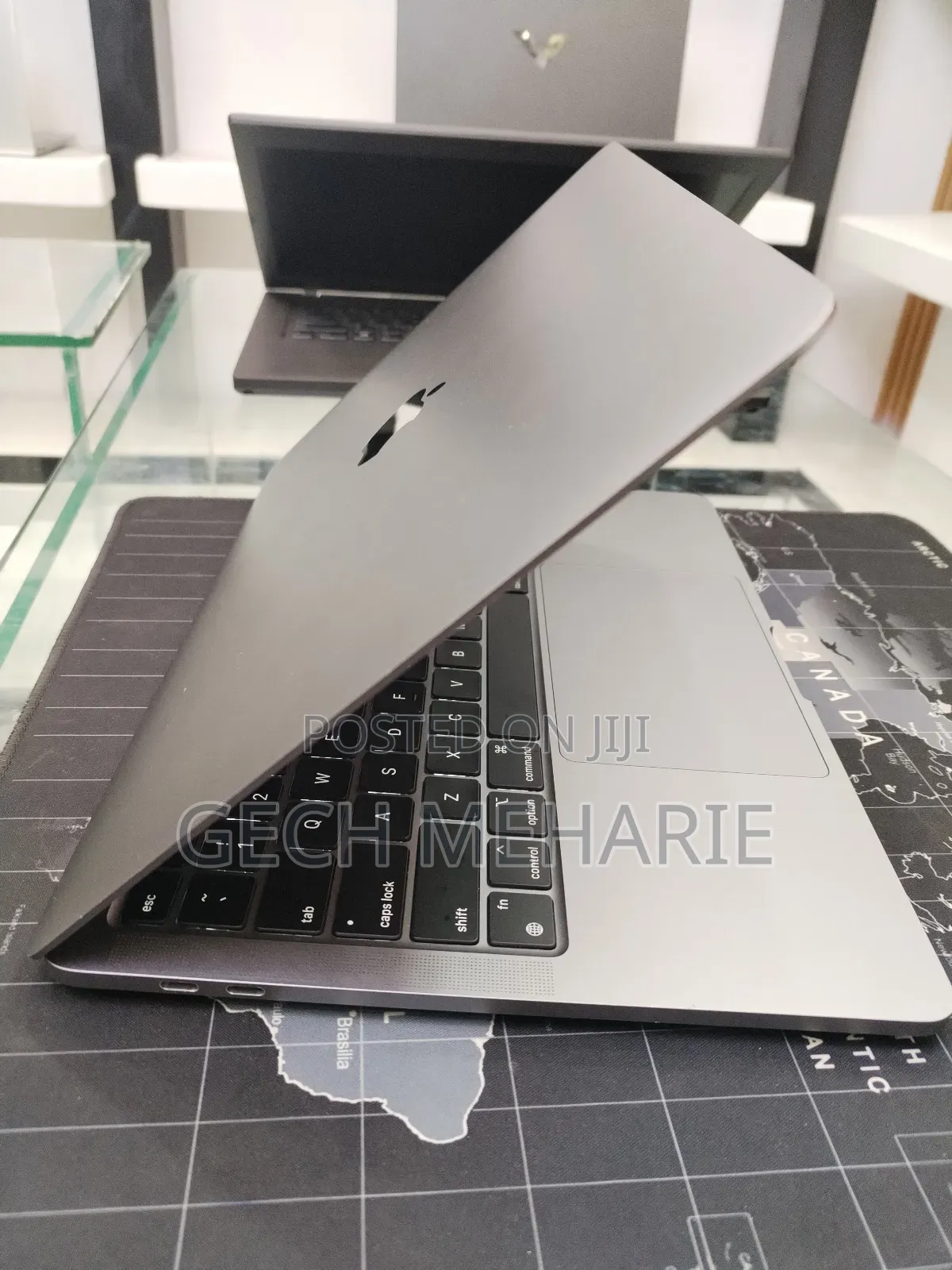 New Laptop Apple MacBook Pro M1 8GB Apple M1 Pro SSD 256GB