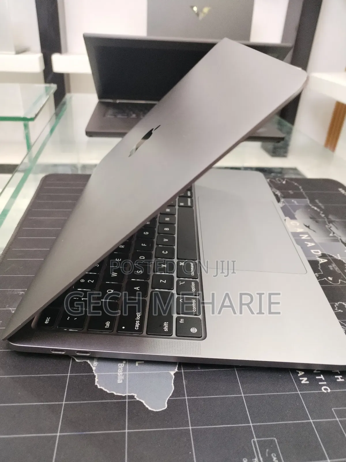 New Laptop Apple MacBook Pro M1 8GB Apple M1 Pro SSD 256GB