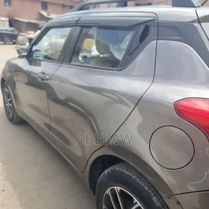 Suzuki Swift 2022 Gray