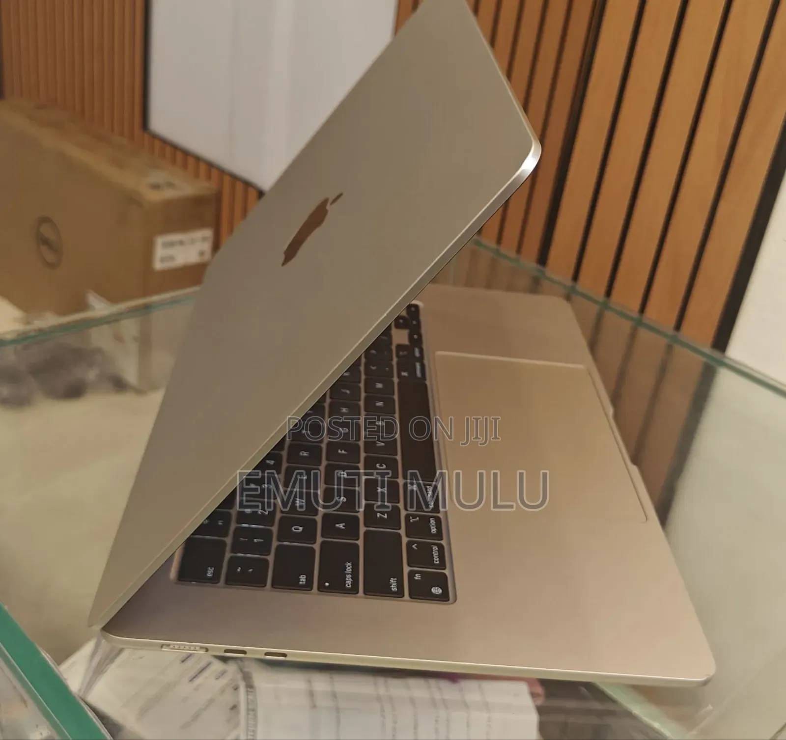 New Laptop Apple MacBook Air 2022 M2 8GB Intel Core I9 SSD 256GB