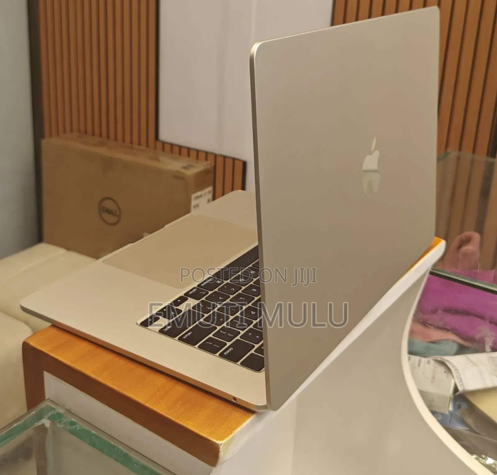 New Laptop Apple MacBook Air 2022 M2 8GB Intel Core I9 SSD 256GB