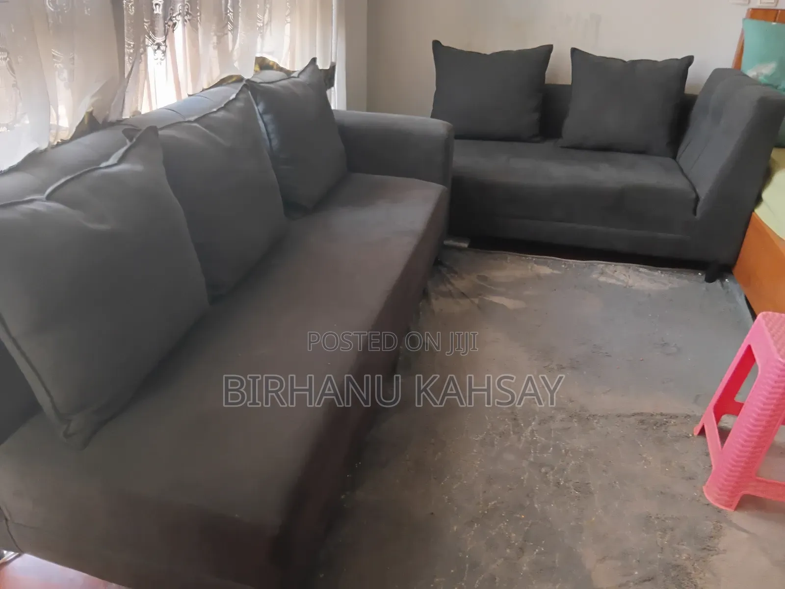 ምርጥ ሶፋ በቀስተደመና ስፖንጅ የተሰራ