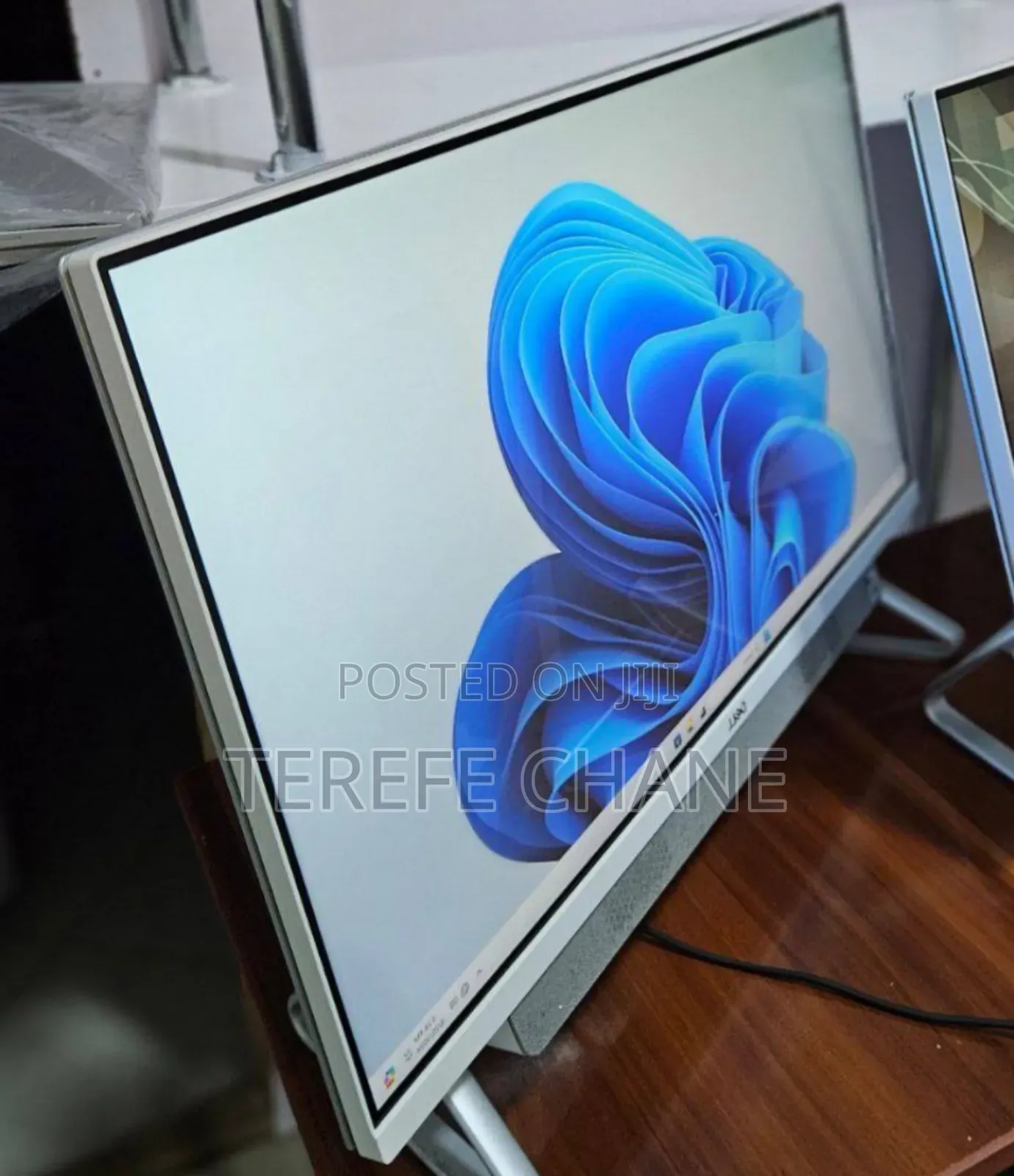 New Desktop Computer Dell Inspiron 24 5000 12GB AMD Ryzen 7 SSD 512GB