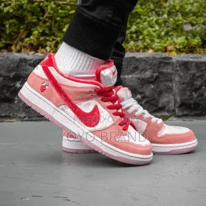 Nike Sb Dunk Low Strange Love Fashion Shoes