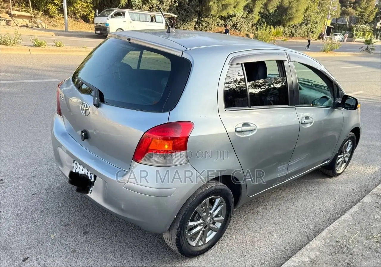 Toyota Yaris 1.0 VVT-i 2008 Gray