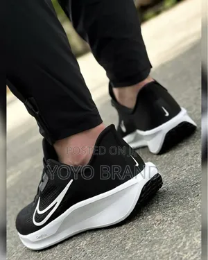 Nike Quest 6 Road Running Unisex Fashion Sneaker