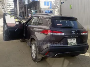 Toyota Corolla Cross 2025 Silver