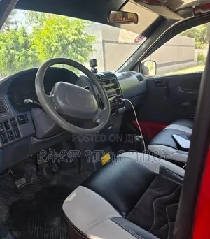 Toyota HiAce 2005 Red