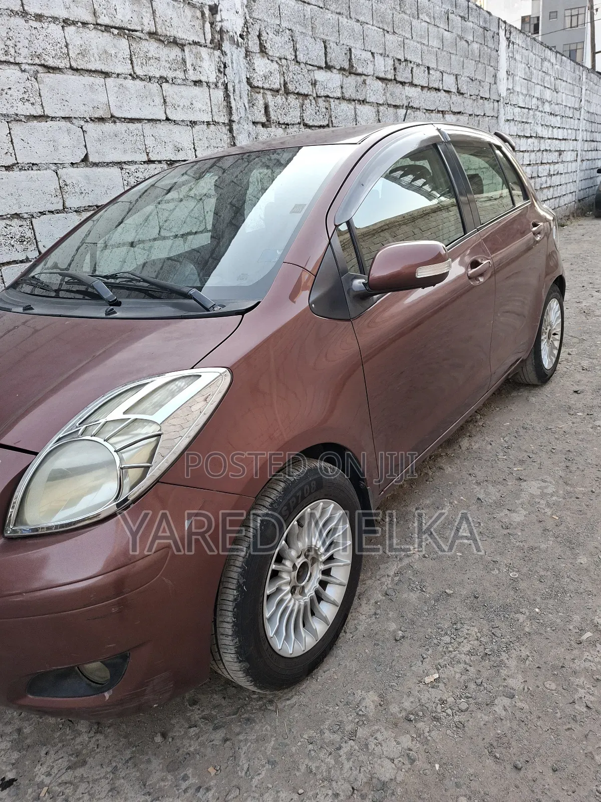 Toyota Yaris Base Sedan 4dr 2010 Brown