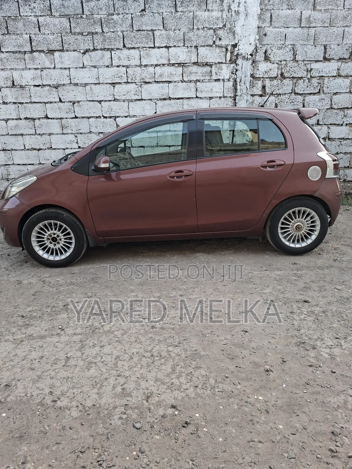 Toyota Yaris Base Sedan 4dr 2010 Brown