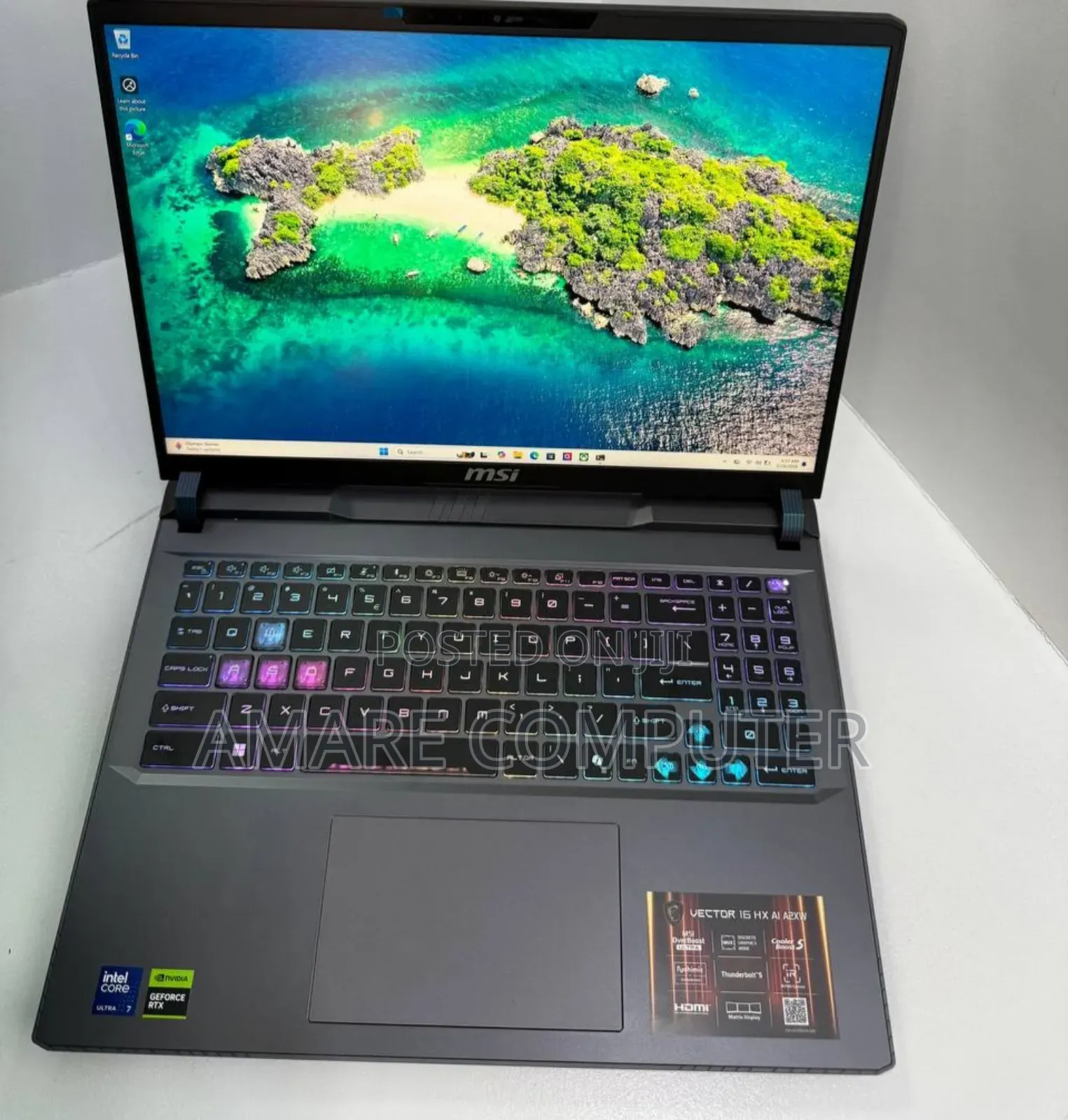 New Laptop MSI Vector 16 HX AI A2XWIG 32GB Intel Core Ultra 7 SSD 512GB