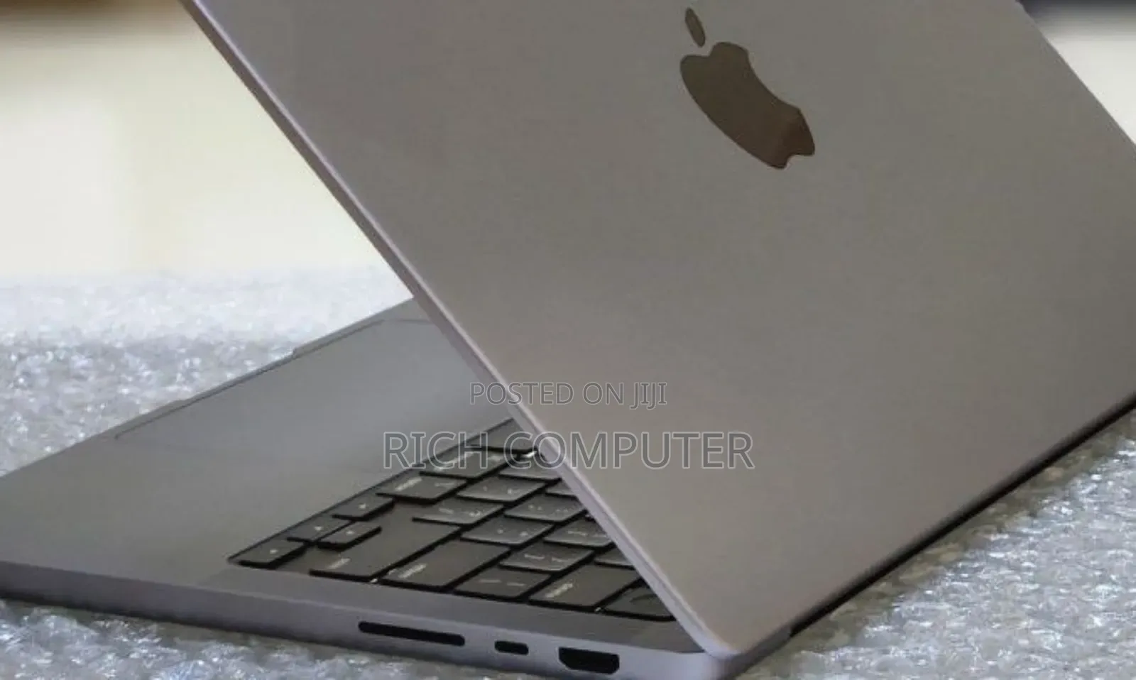 New Laptop Apple MacBook Pro M1 32GB Apple M1 Pro SSD 512GB