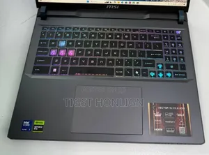 New Laptop MSI Vector 17 HX AI A2XWJG 32GB Intel Core Ultra 7 SSD 512GB