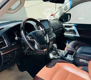 Toyota Land Cruiser 4.5 V8 VXR 2020 White