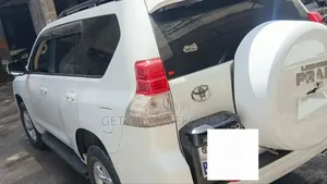 Toyota Land Cruiser 2013 White