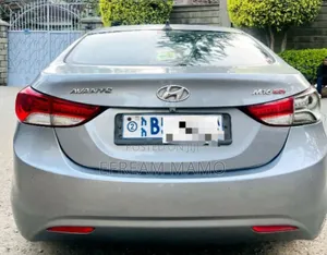 Hyundai Avante 2012