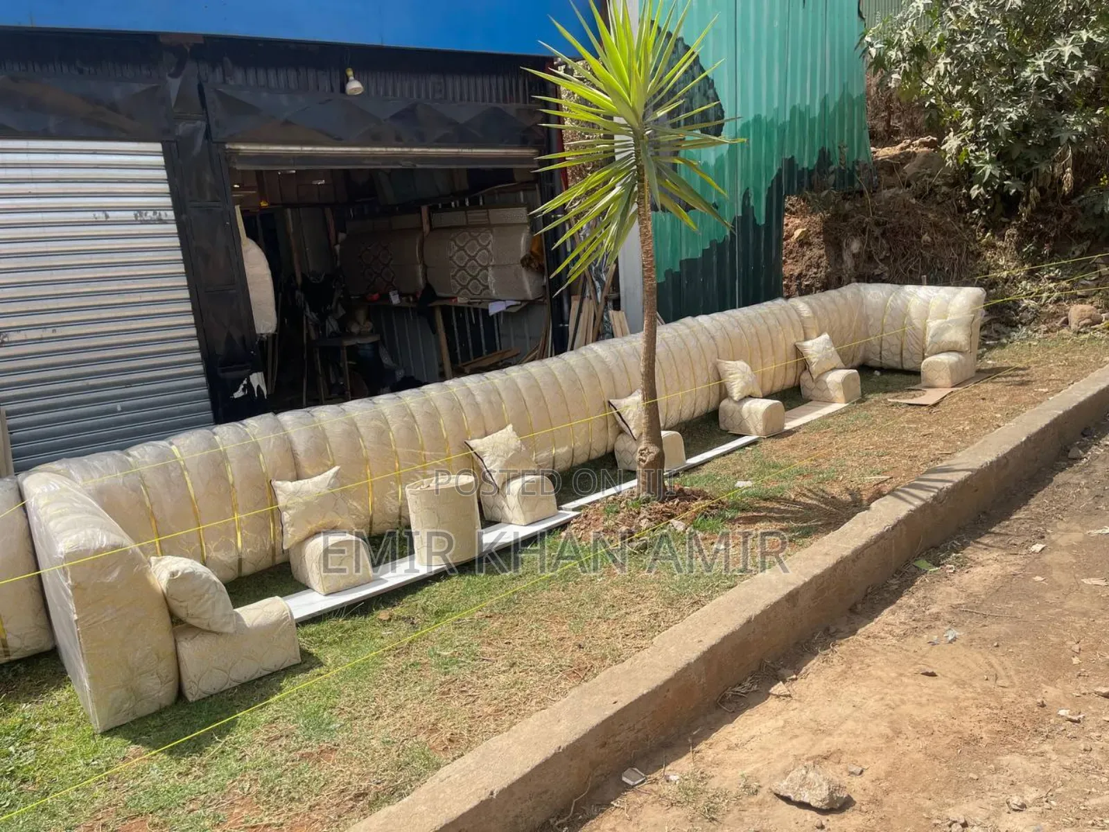 አሊፍ መጅሊስ እና ሶፋ