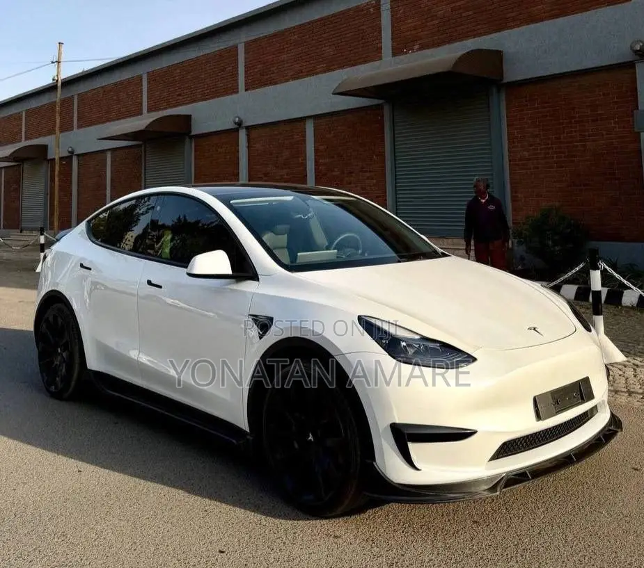 New Tesla Model Y 2023 White