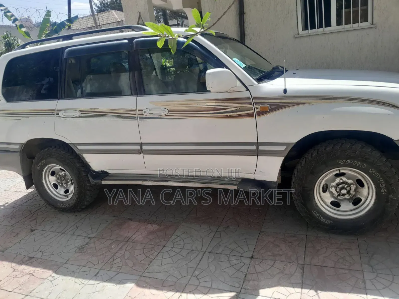 Toyota Land Cruiser 2006 White