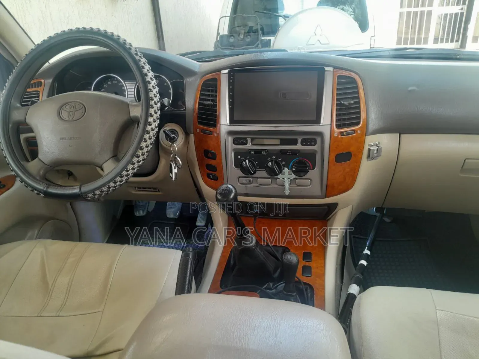 Toyota Land Cruiser 2006 White