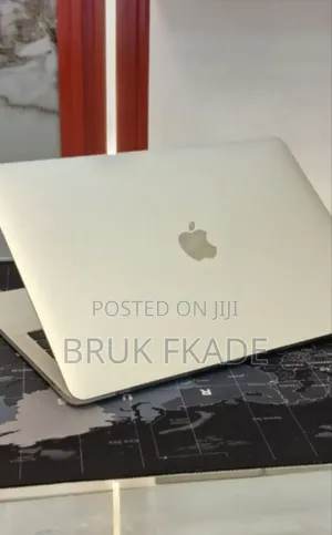 New Laptop Apple MacBook Pro 2017 8GB Intel Core i5 SSD 256GB