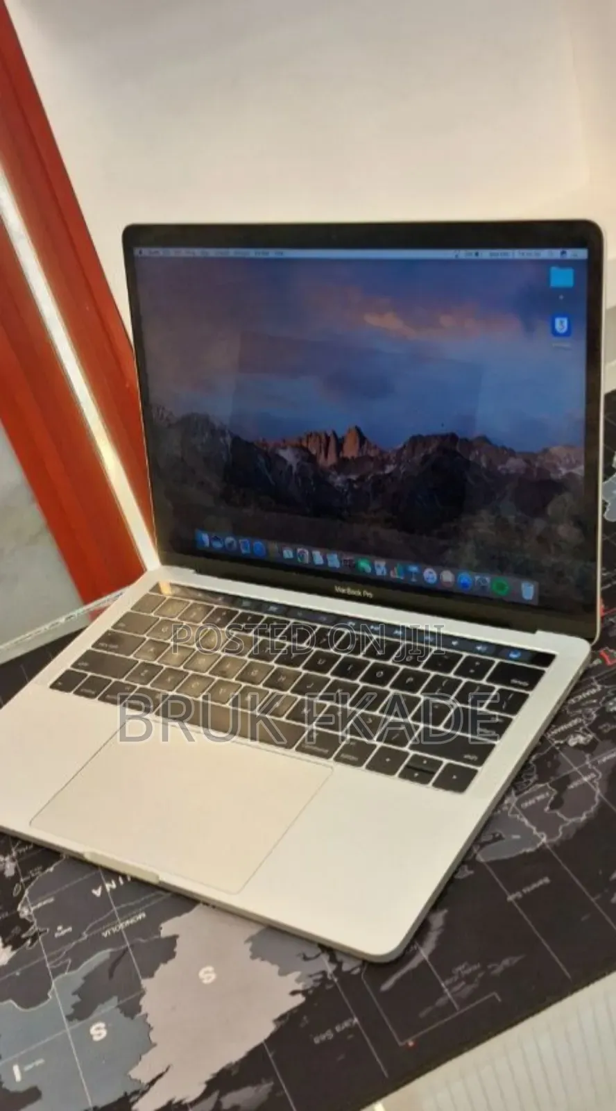 New Laptop Apple MacBook Pro 2017 8GB Intel Core i5 SSD 256GB