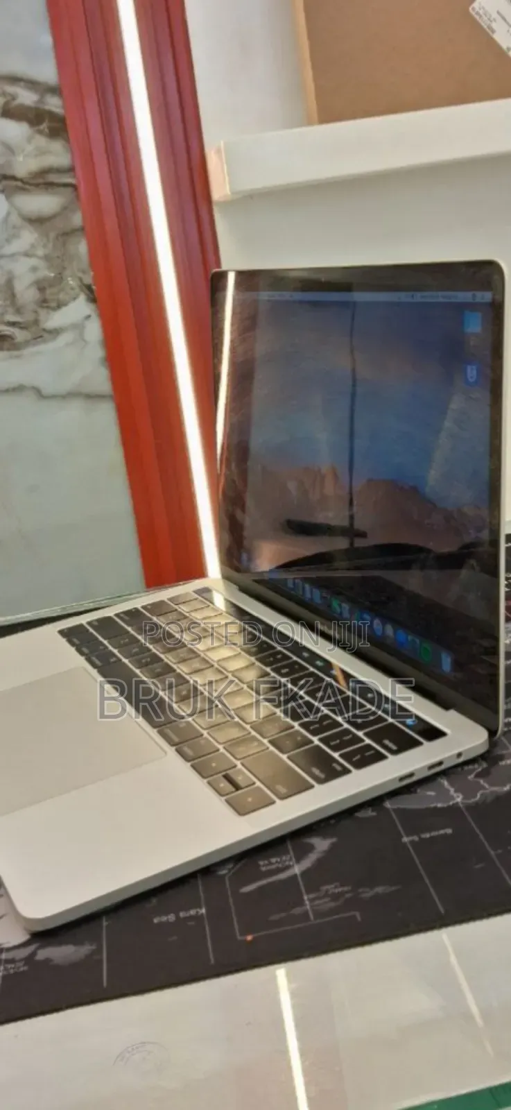 New Laptop Apple MacBook Pro 2017 8GB Intel Core i5 SSD 256GB