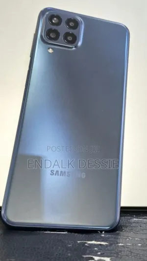New Samsung Galaxy M33 128 GB Gray