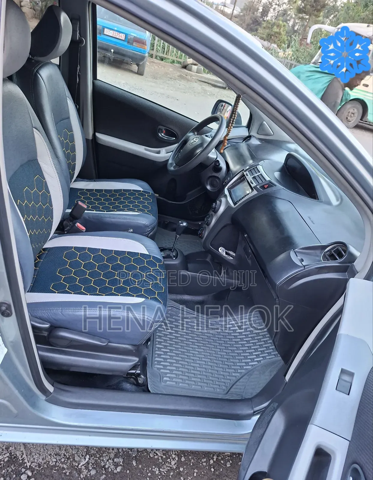 Toyota Yaris 2010 Silver