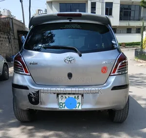 Toyota Yaris 2010 Silver