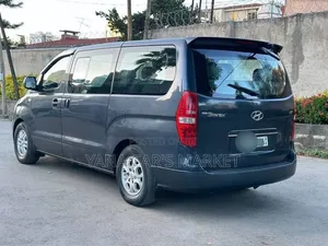 Hyundai Starex 2015 Grey