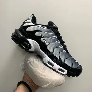 Nike Air Max Plus ’’Black Metalic Silver ’’Unisex Fashion Sneaker