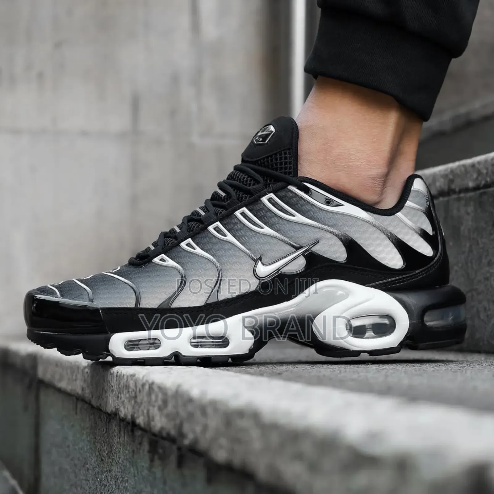 Nike Air Max Plus ’’Black Metalic Silver ’’Unisex Fashion Sneaker