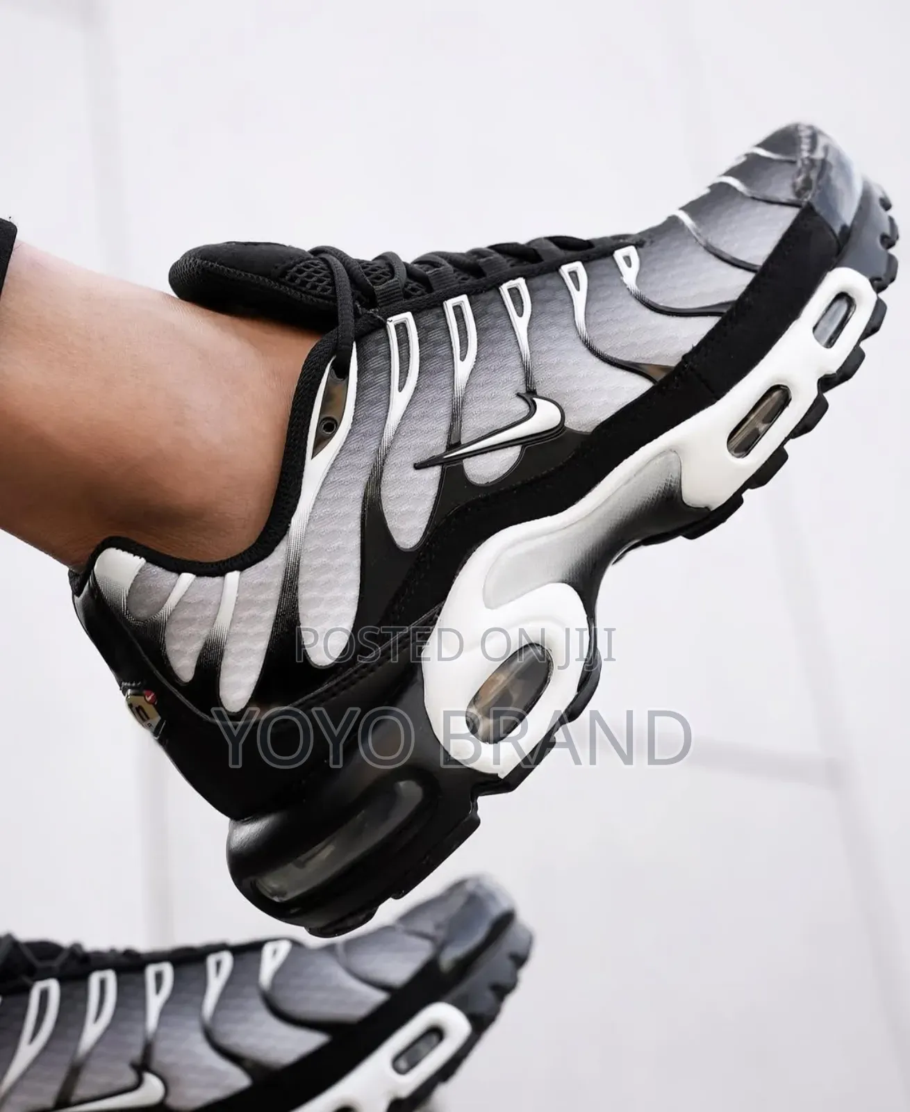 Nike Air Max Plus ’’Black Metalic Silver ’’Unisex Fashion Sneaker